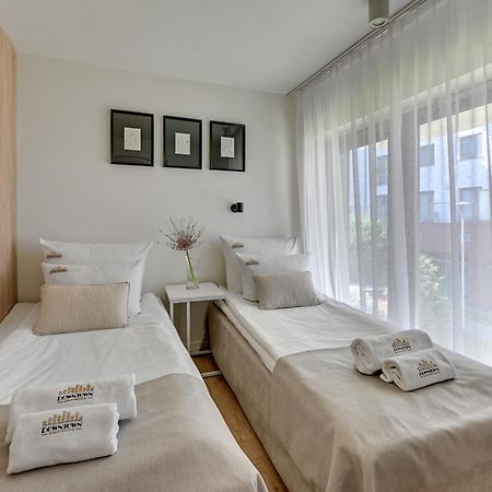 Waterlane Riverside Spa, Pool & Gym By Downtown Apartments Gdansk Bagian luar foto