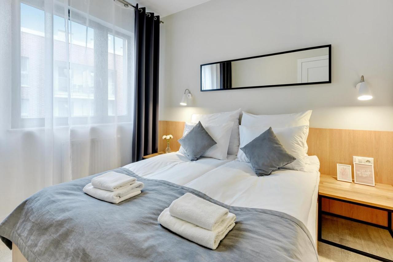 Waterlane Riverside Spa, Pool & Gym By Downtown Apartments Gdansk Bagian luar foto