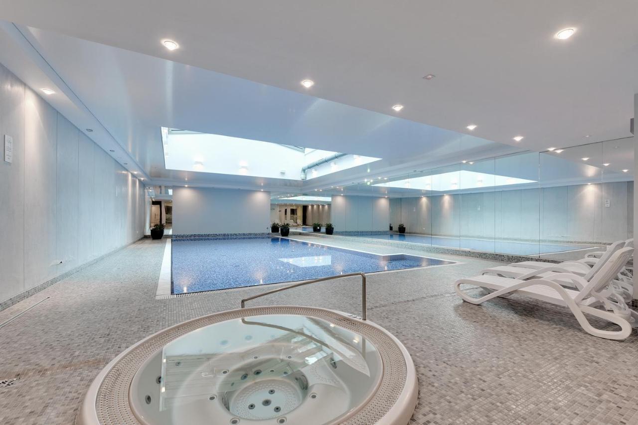 Waterlane Riverside Spa, Pool & Gym By Downtown Apartments Gdansk Bagian luar foto