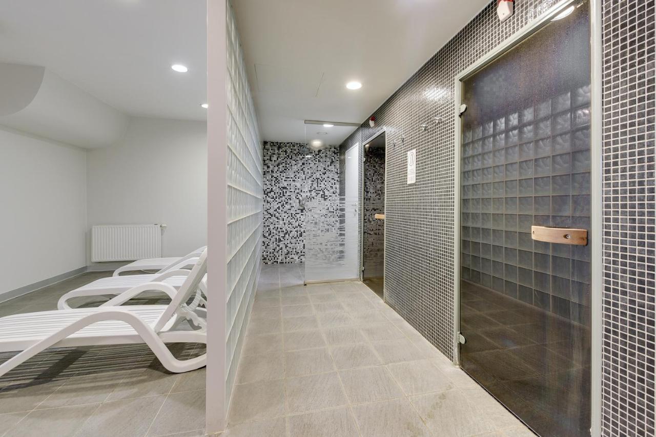 Waterlane Riverside Spa, Pool & Gym By Downtown Apartments Gdansk Bagian luar foto
