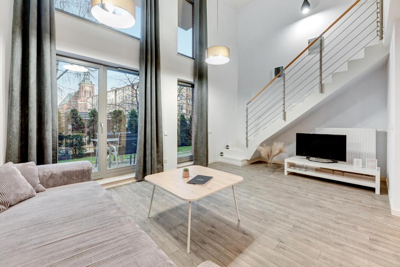 Waterlane Riverside Spa, Pool & Gym By Downtown Apartments Gdansk Bagian luar foto