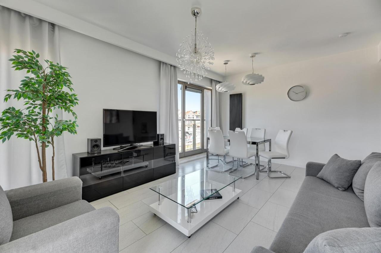 Waterlane Riverside Spa, Pool & Gym By Downtown Apartments Gdansk Bagian luar foto