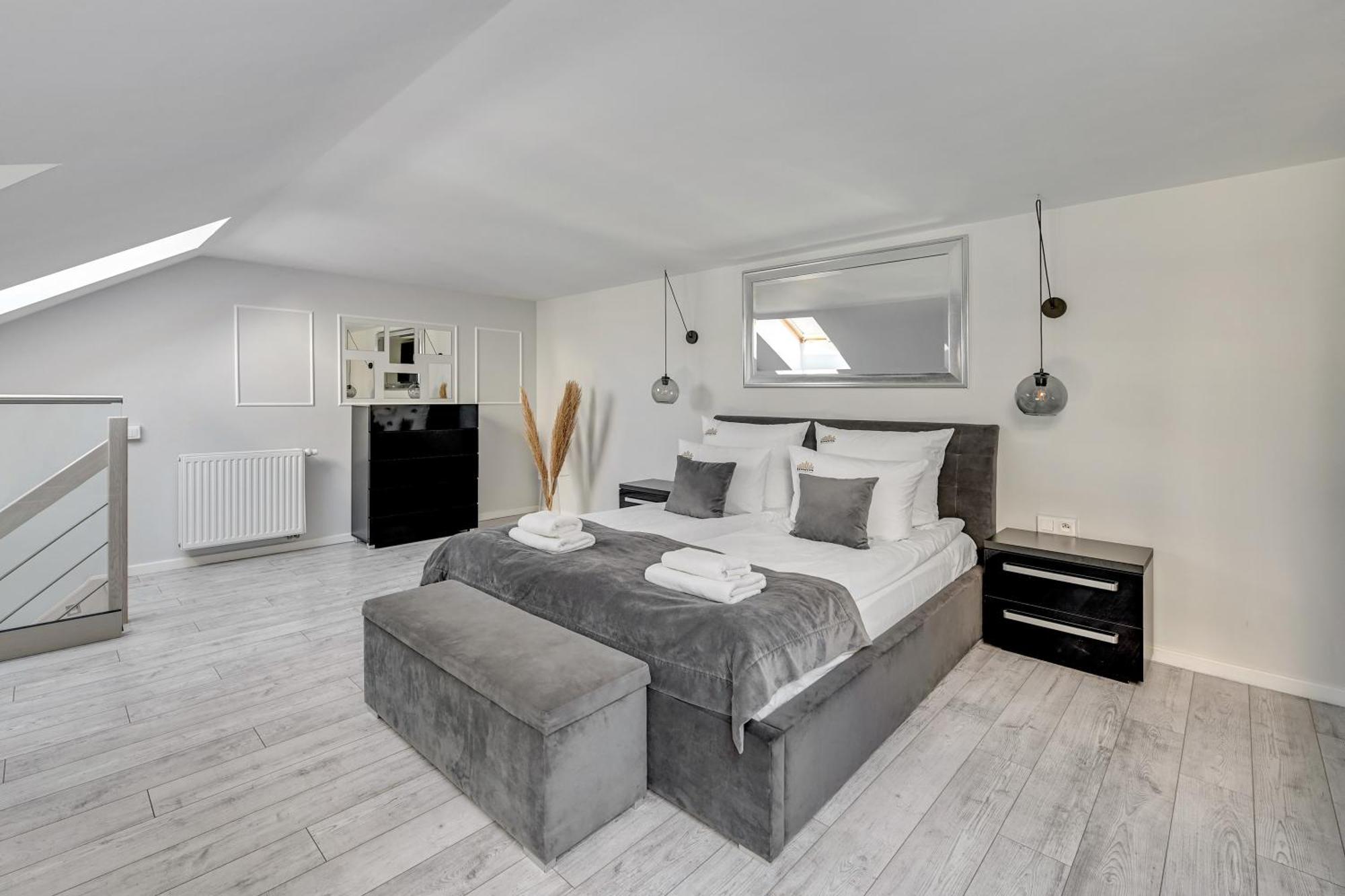 Waterlane Riverside Spa, Pool & Gym By Downtown Apartments Gdansk Bagian luar foto