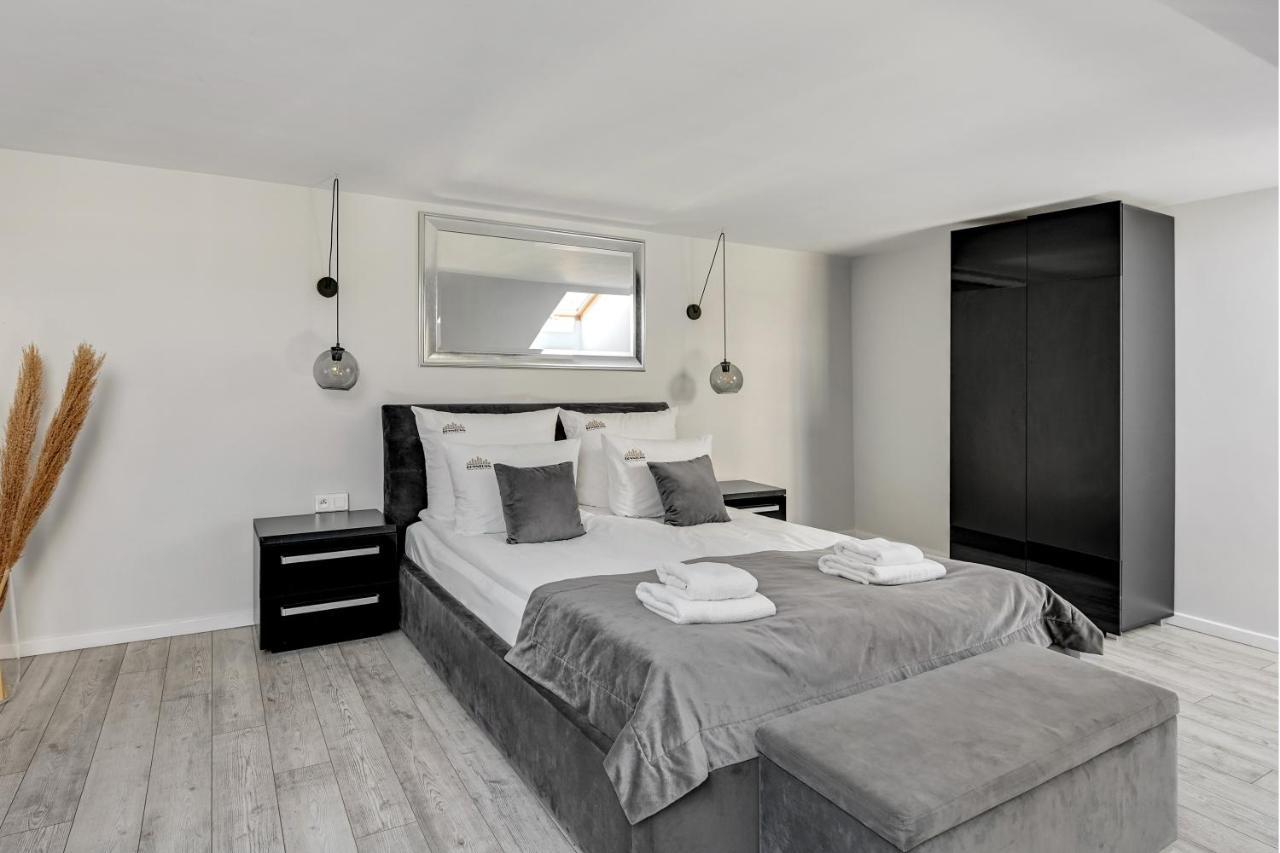 Waterlane Riverside Spa, Pool & Gym By Downtown Apartments Gdansk Bagian luar foto