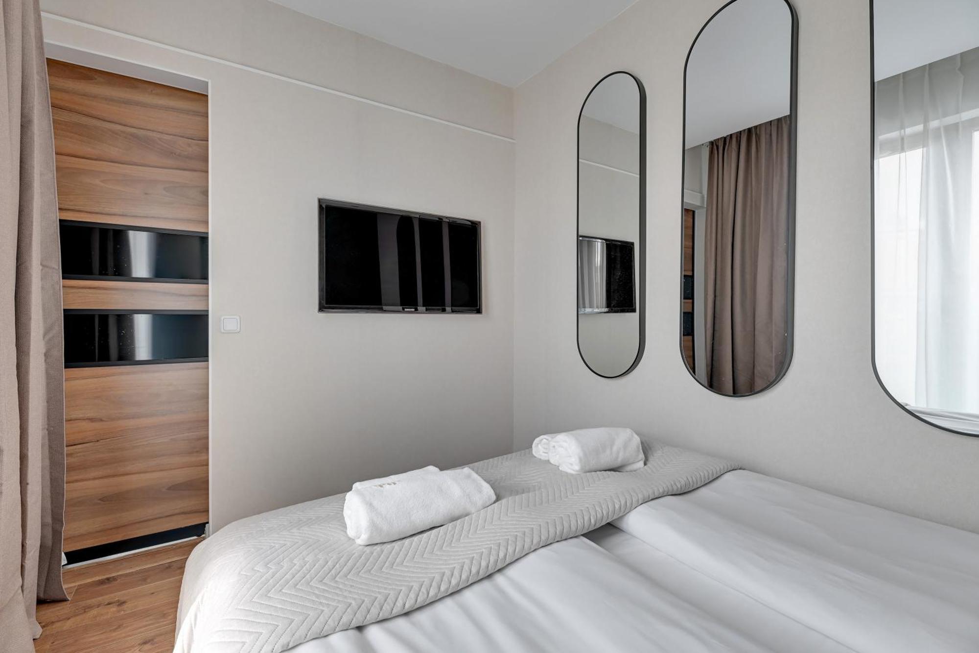 Waterlane Riverside Spa, Pool & Gym By Downtown Apartments Gdansk Ruang foto