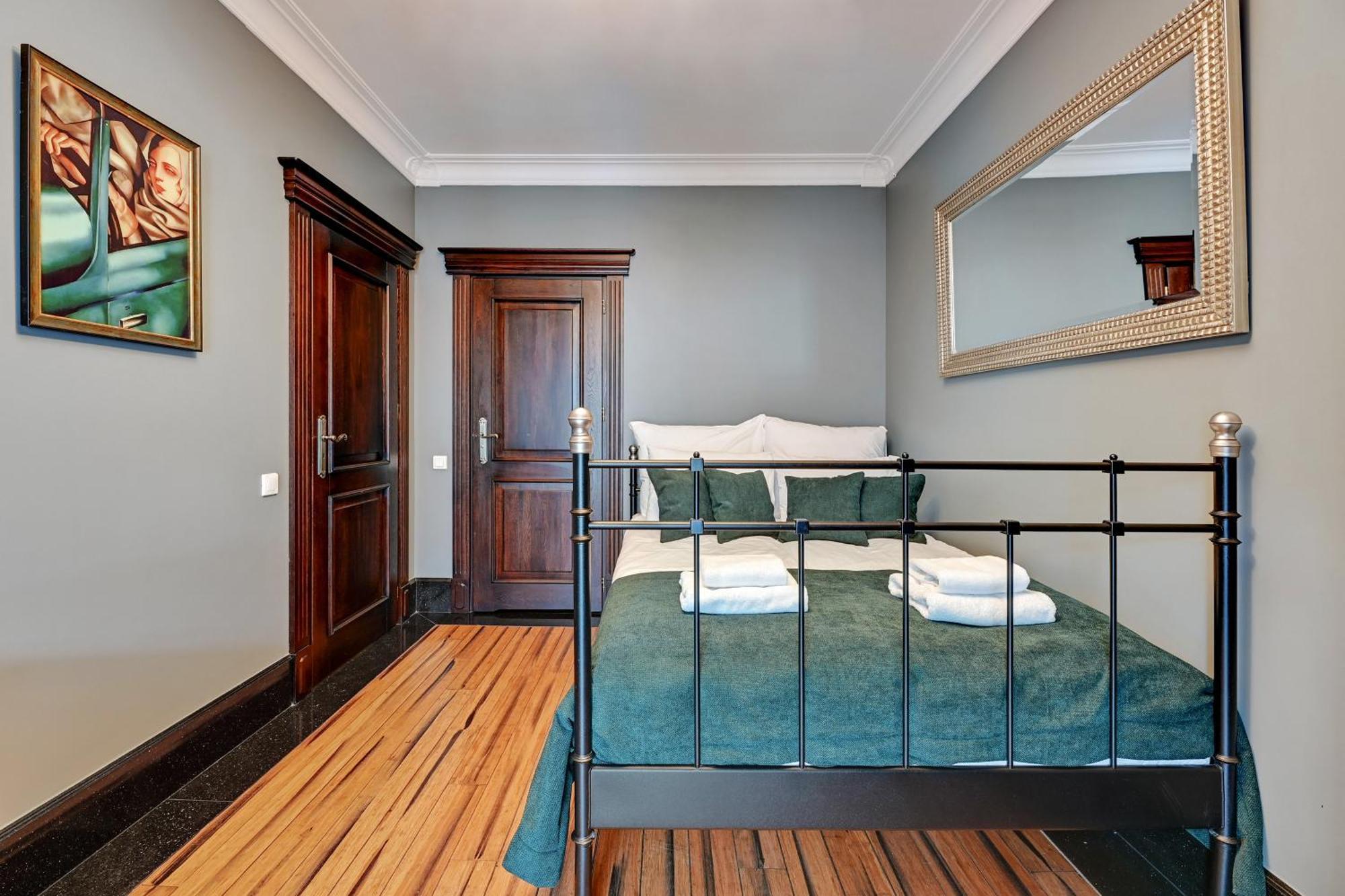 Waterlane Riverside Spa, Pool & Gym By Downtown Apartments Gdansk Bagian luar foto