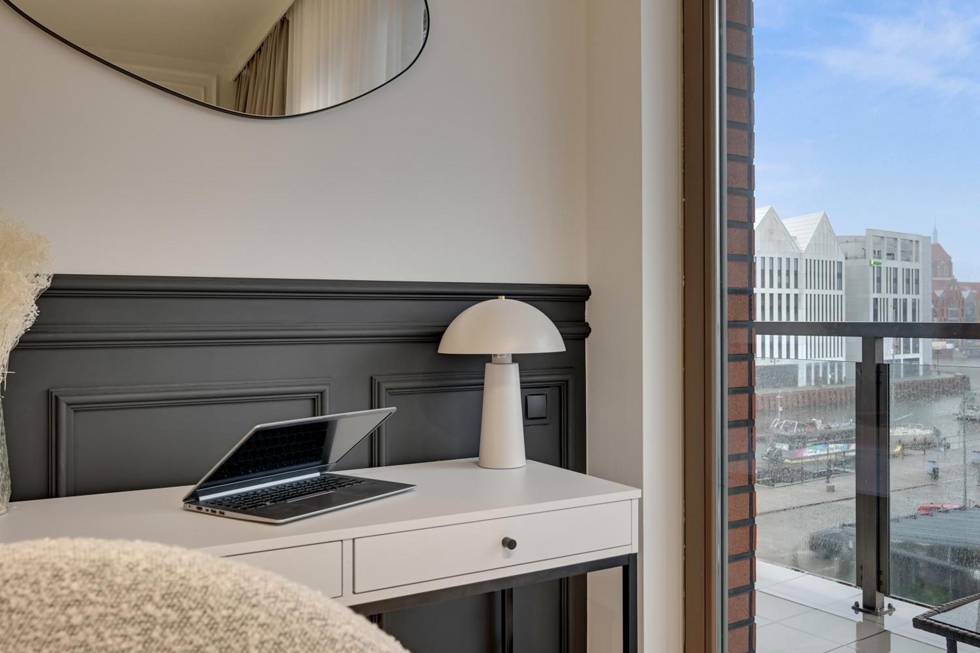 Waterlane Riverside Spa, Pool & Gym By Downtown Apartments Gdansk Bagian luar foto
